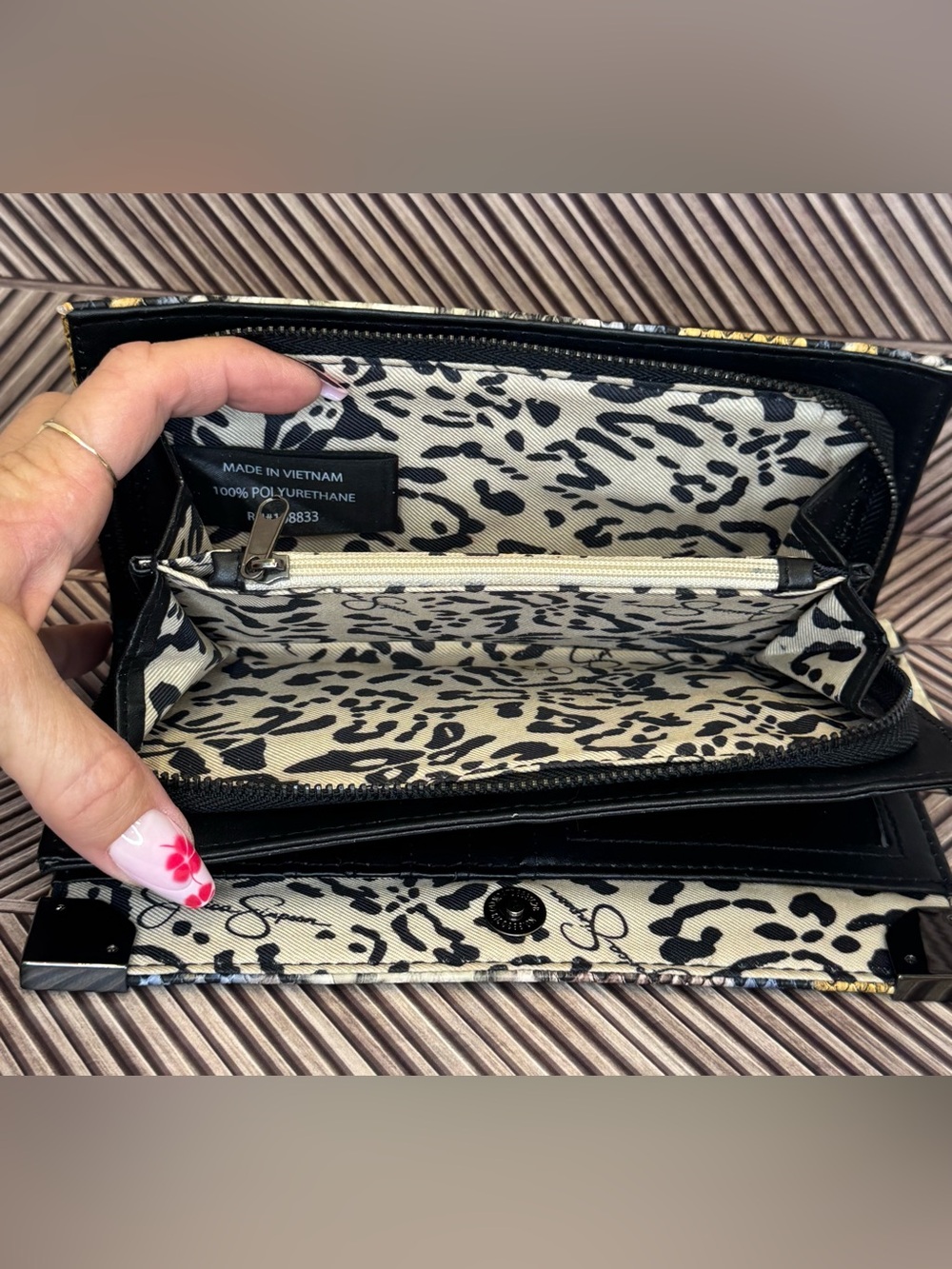 Jessica Simpson Python Print Blue Wallet - Picture 4 of 8
